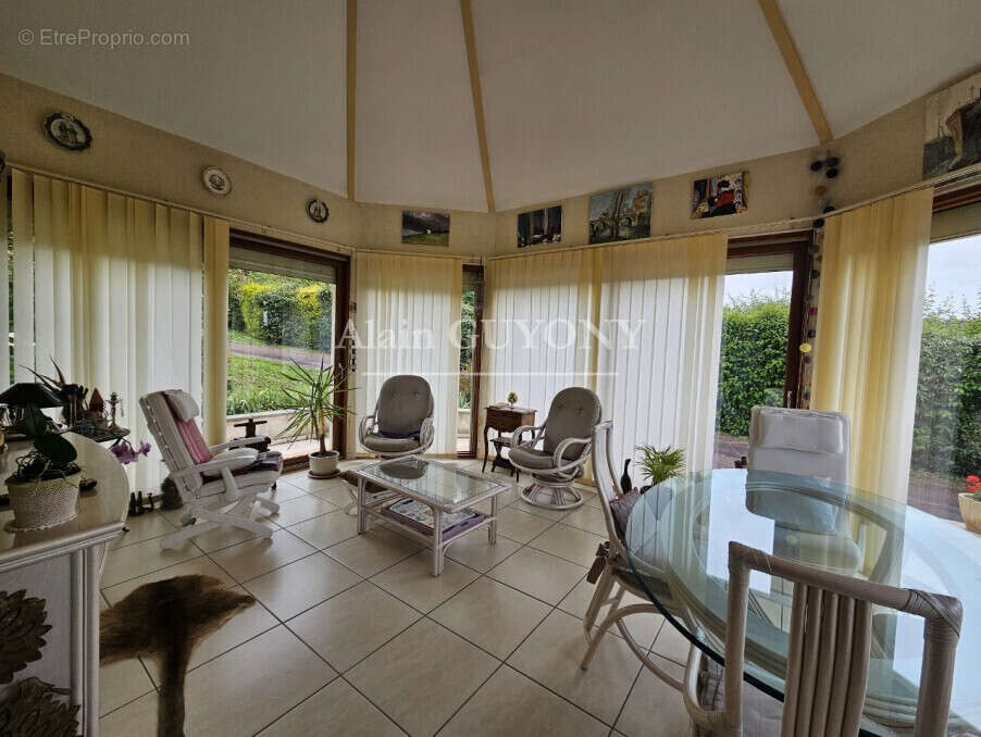 Maison à CORMEILLES