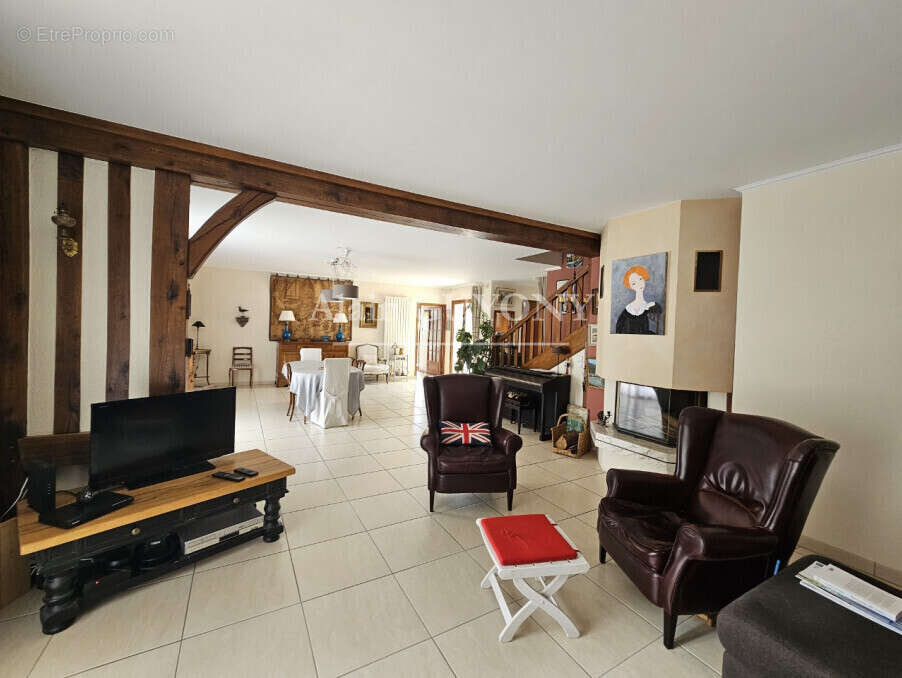 Maison à CORMEILLES