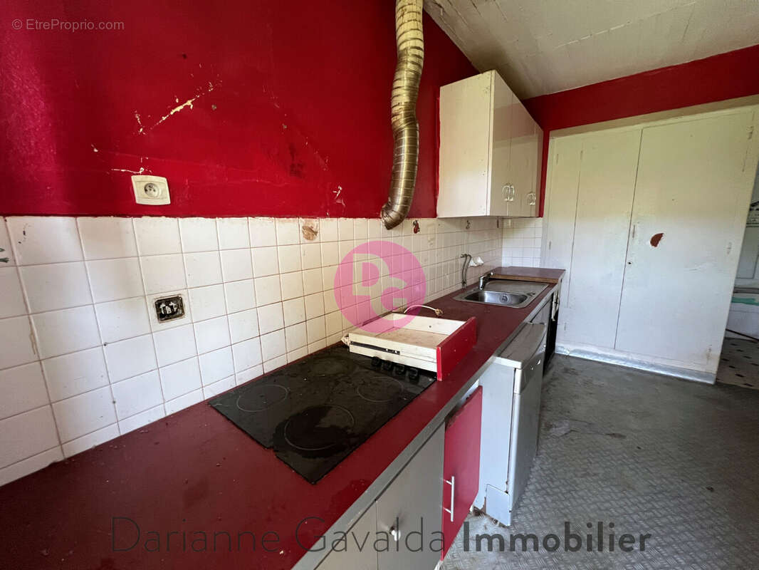 Maison à LIVINHAC-LE-HAUT