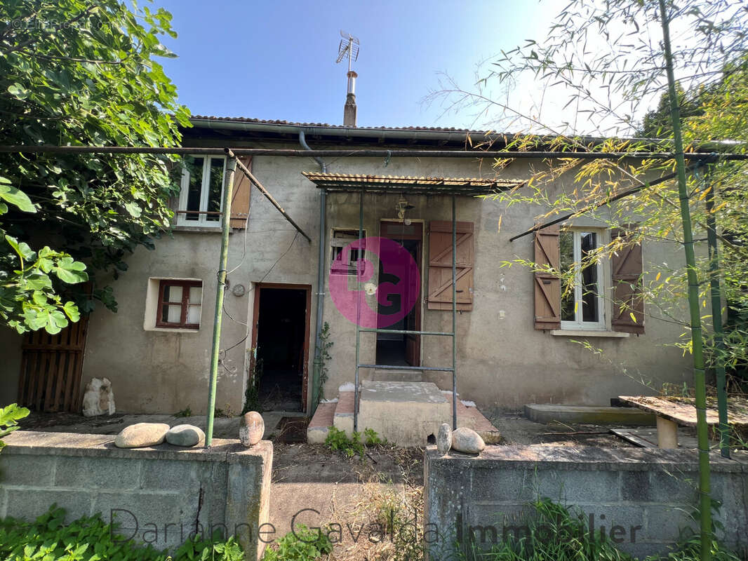 Maison à LIVINHAC-LE-HAUT