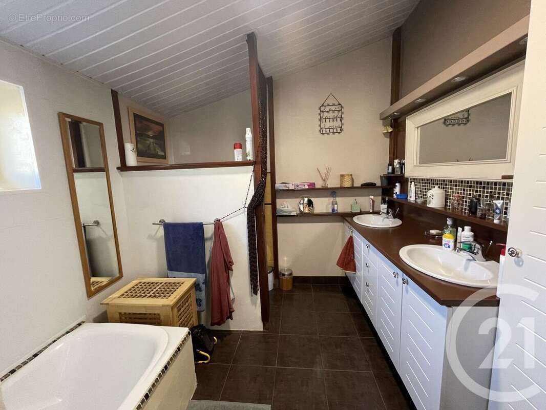 Maison à SAINT-SULPICE-DE-ROYAN