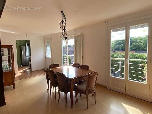 Maison à MAIGNELAY-MONTIGNY