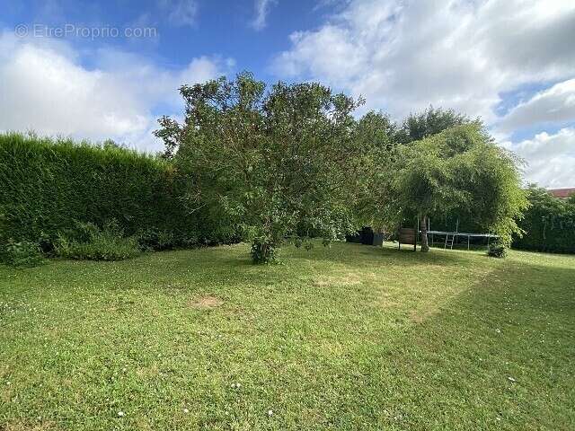 Maison à MAIGNELAY-MONTIGNY