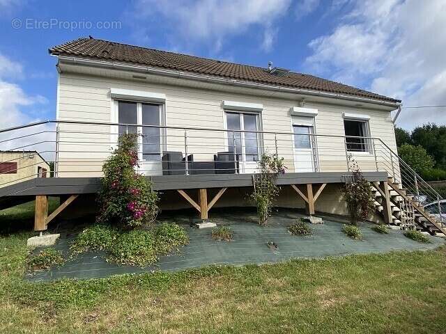 Maison à MAIGNELAY-MONTIGNY