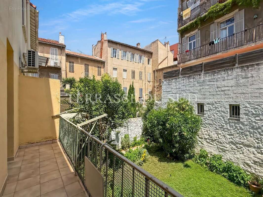 Appartement à MARSEILLE-5E