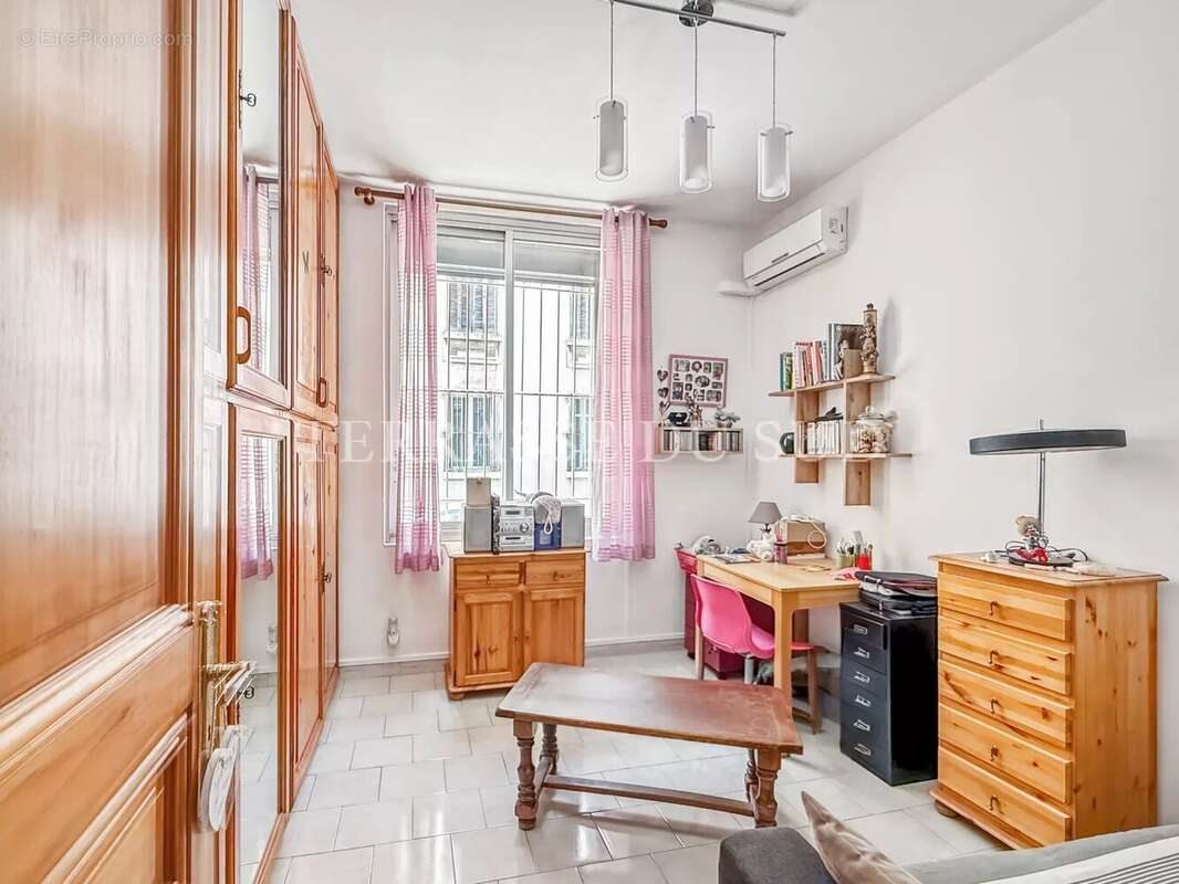 Appartement à MARSEILLE-5E