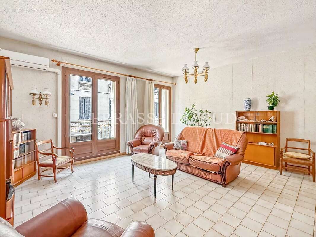 Appartement à MARSEILLE-5E