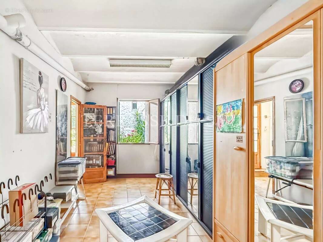 Appartement à MARSEILLE-5E