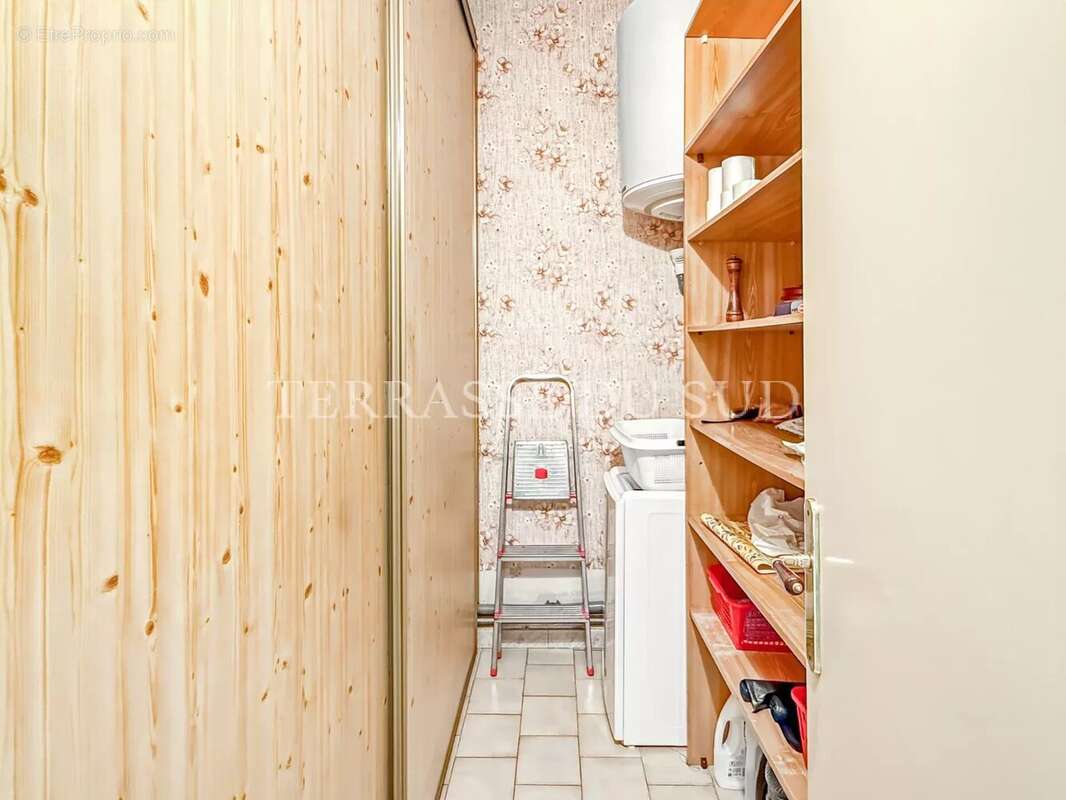 Appartement à MARSEILLE-5E