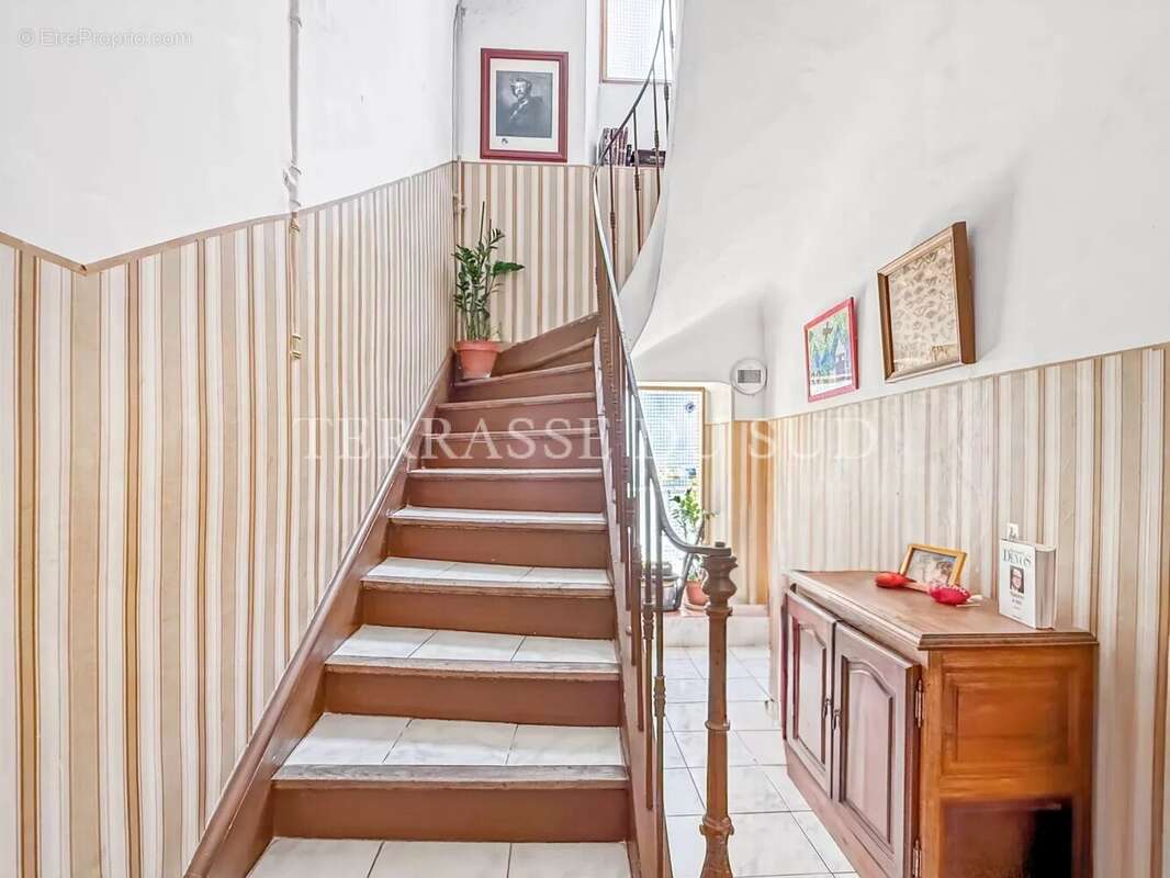 Appartement à MARSEILLE-5E