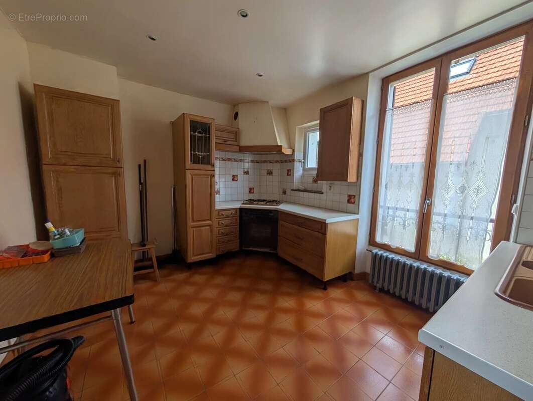 Appartement à FONTAINE-LE-PORT