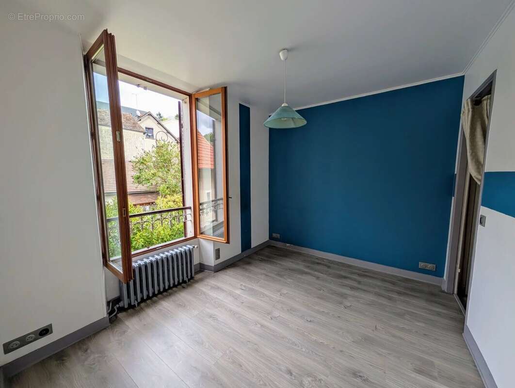 Appartement à FONTAINE-LE-PORT