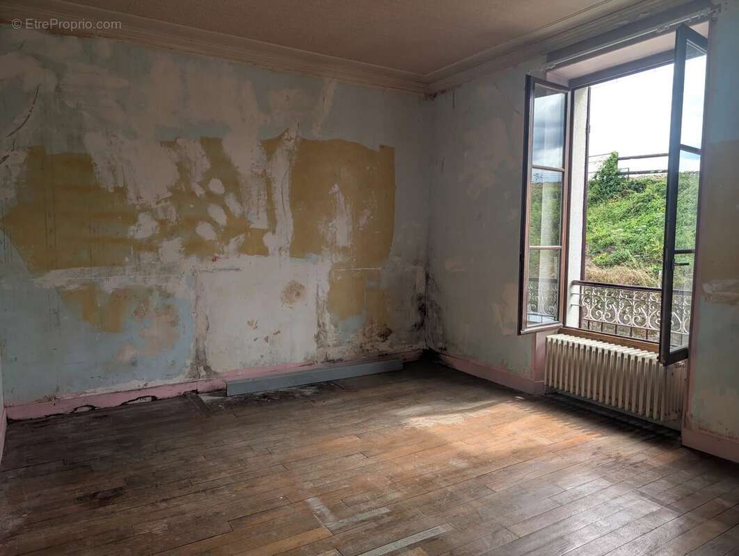 Appartement à FONTAINE-LE-PORT