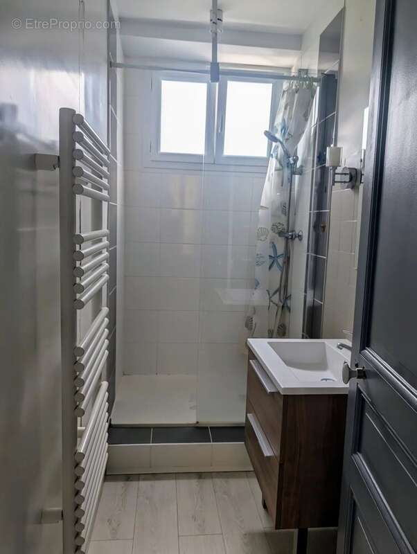 Appartement à FONTAINE-LE-PORT