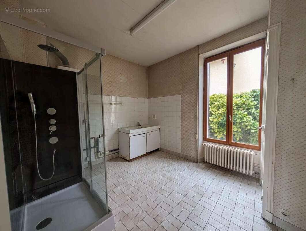 Appartement à FONTAINE-LE-PORT