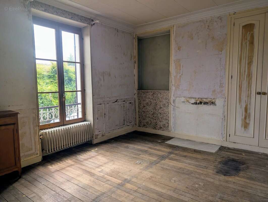 Appartement à FONTAINE-LE-PORT