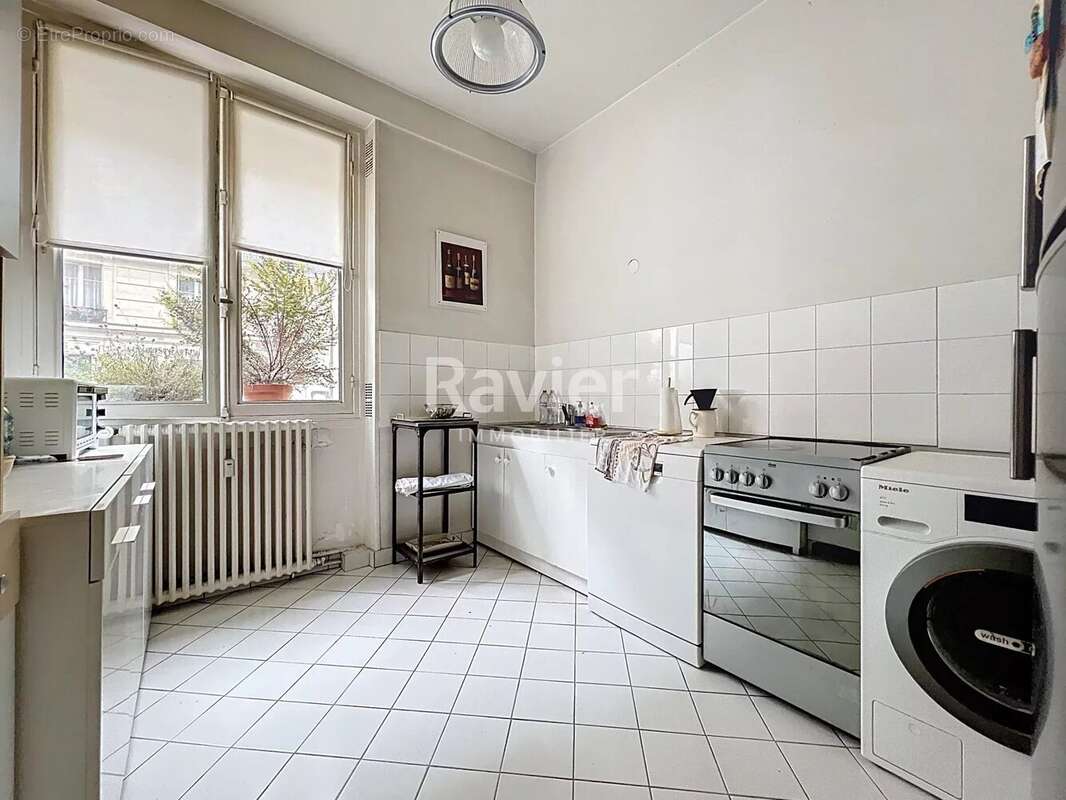 Appartement à PARIS-17E