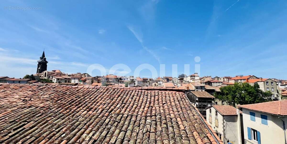 Appartement à MARINGUES