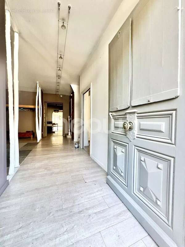 Appartement à MARINGUES