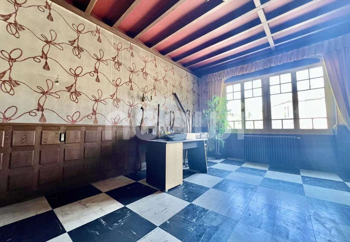 Appartement à MARINGUES