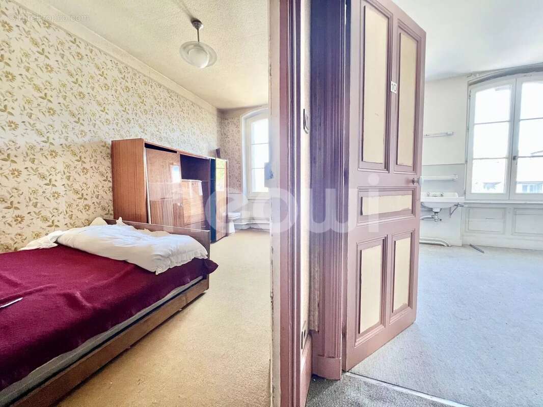 Appartement à MARINGUES