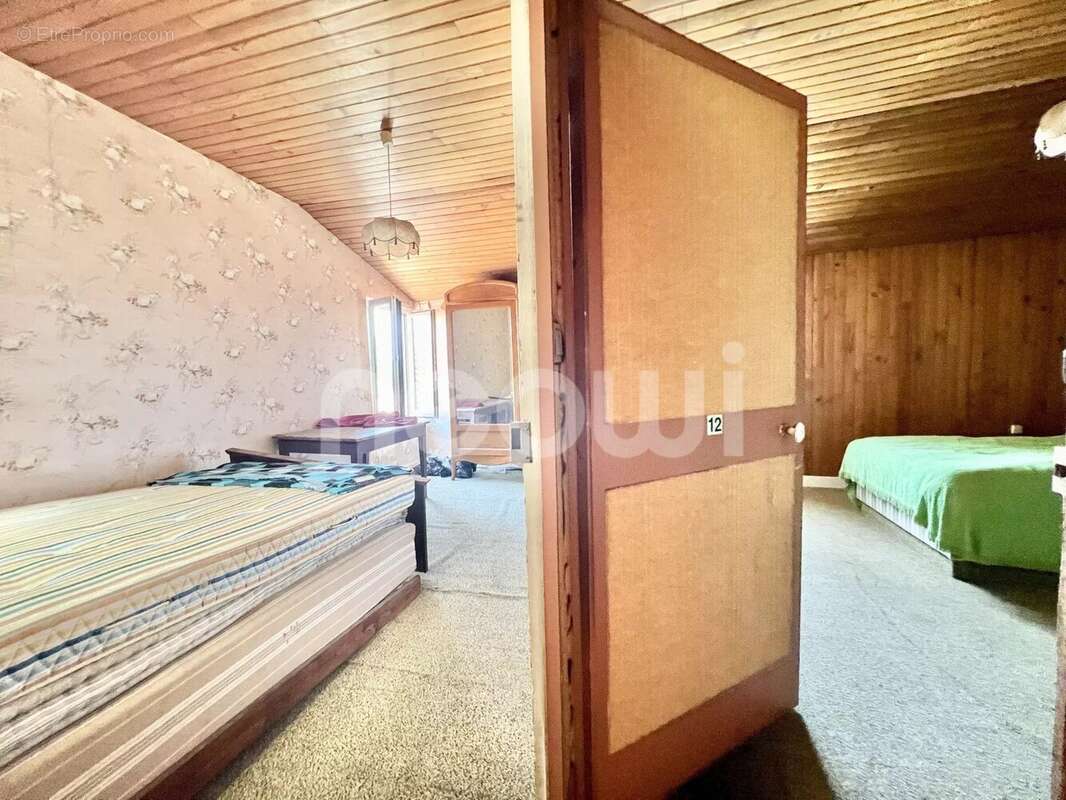 Appartement à MARINGUES