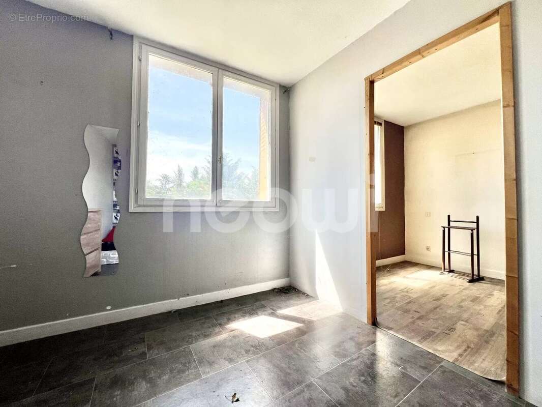 Appartement à MARINGUES