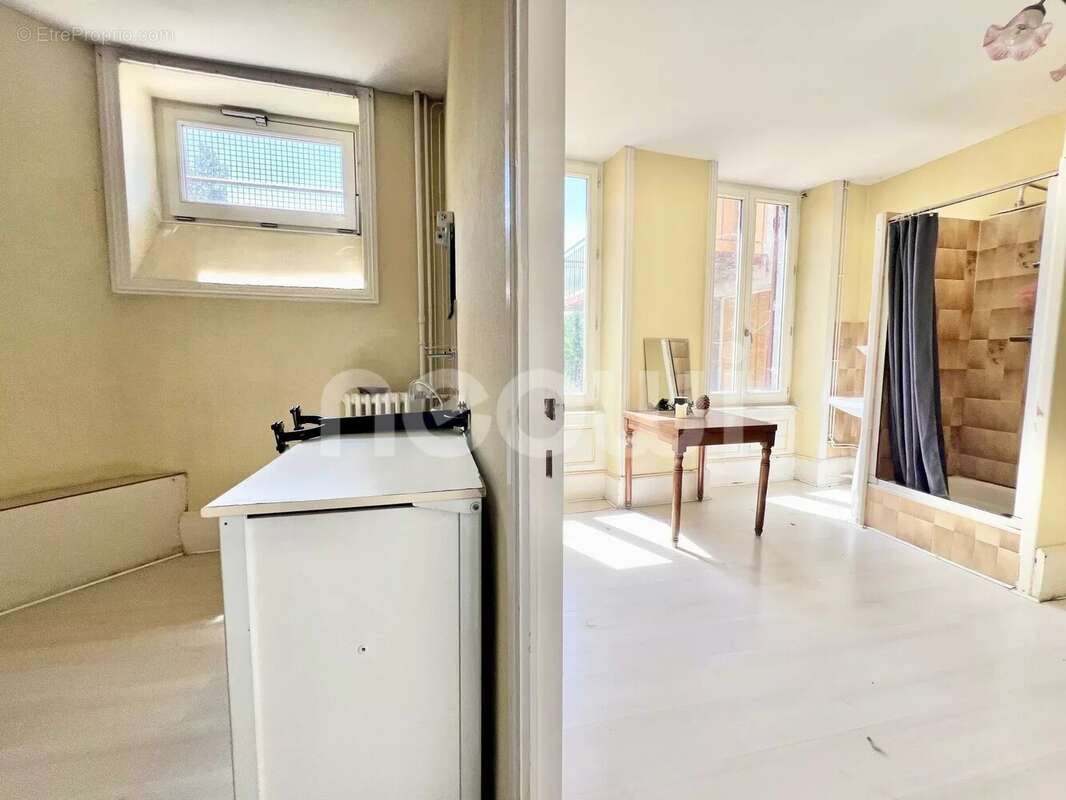 Appartement à MARINGUES