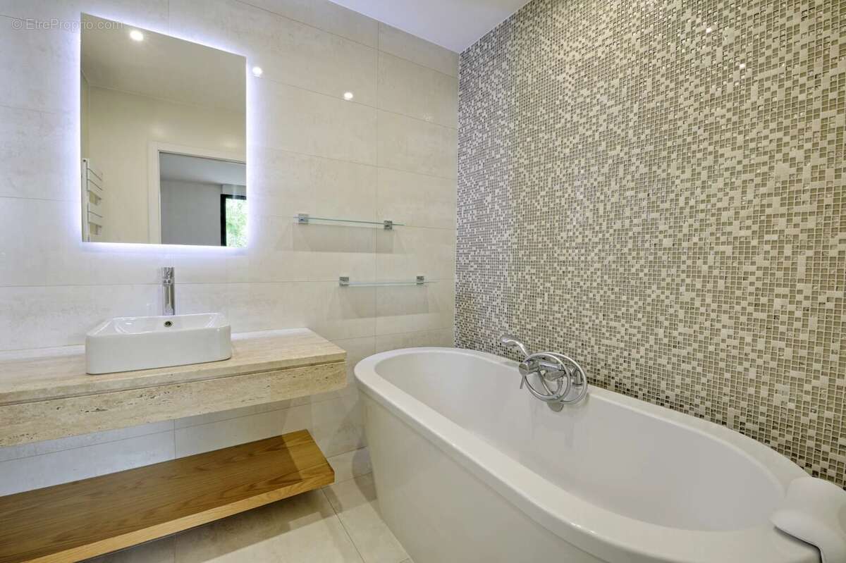 Maison à SAINT-MAUR-DES-FOSSES