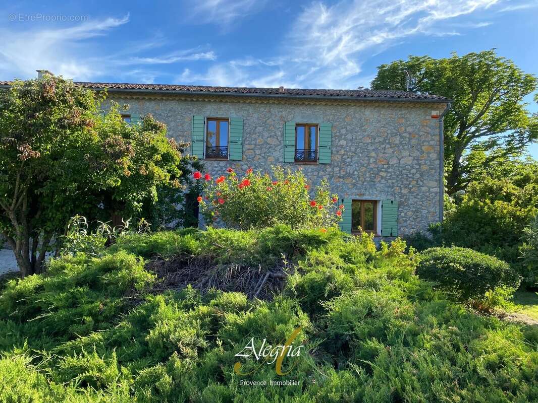 Maison à FOX-AMPHOUX