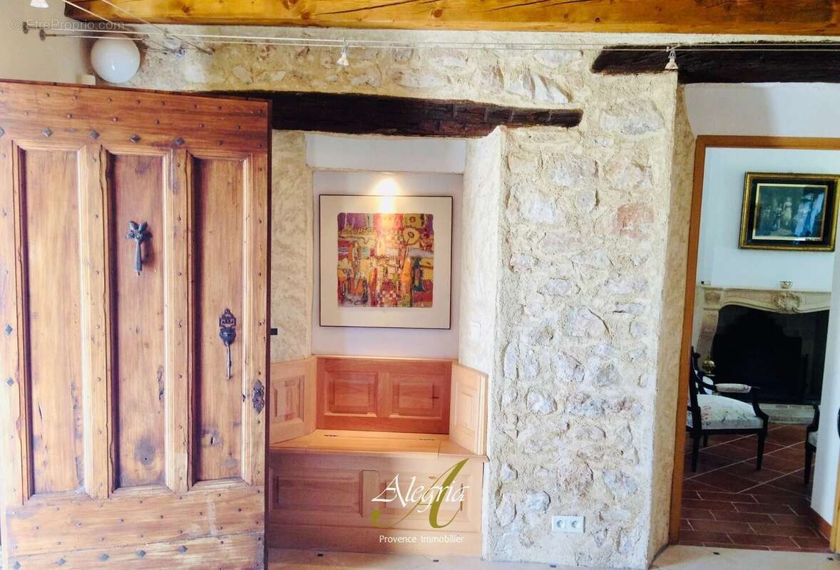 Maison à FOX-AMPHOUX