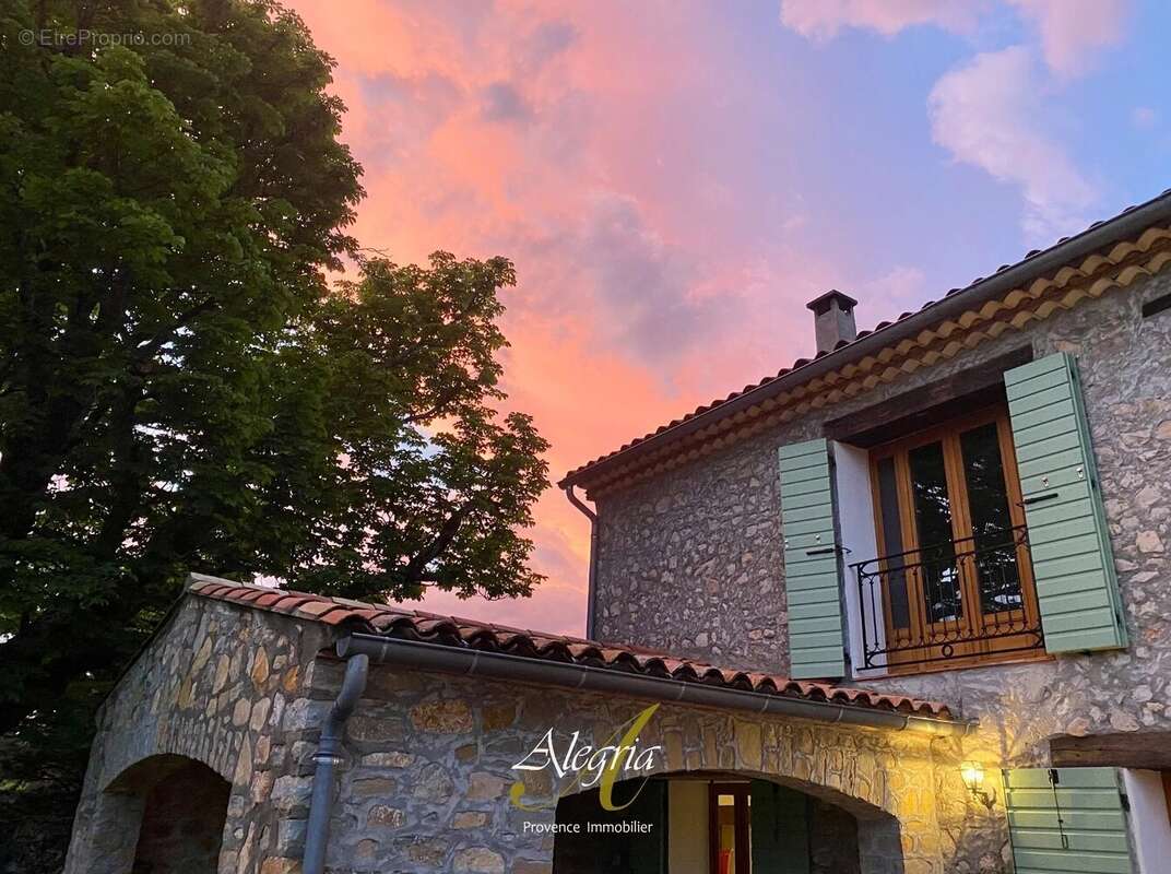 Maison à FOX-AMPHOUX