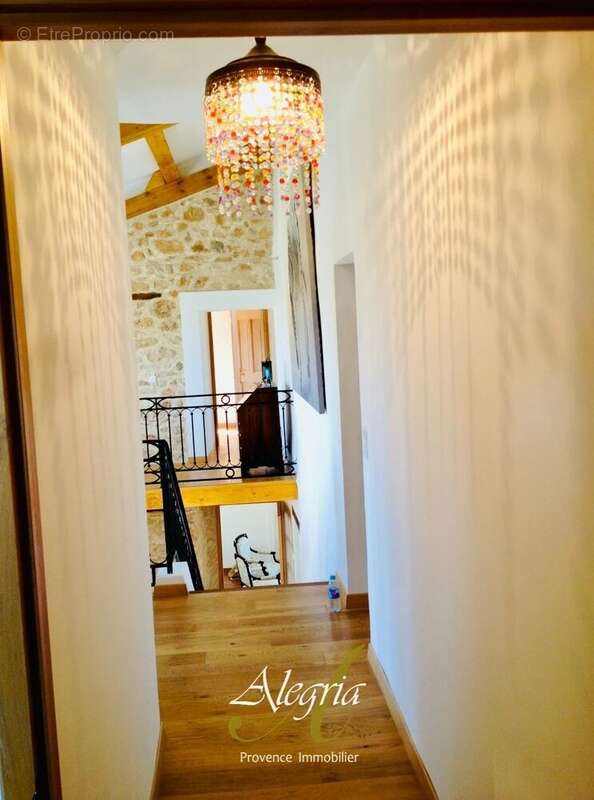 Maison à FOX-AMPHOUX