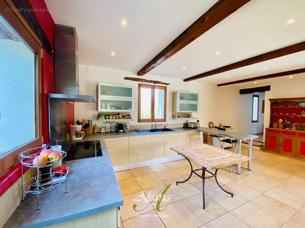 Maison à FOX-AMPHOUX