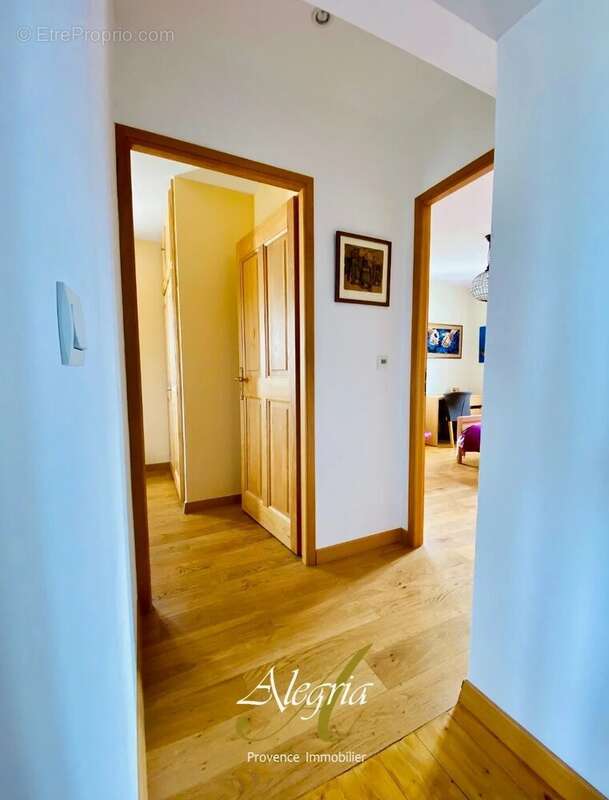 Maison à FOX-AMPHOUX