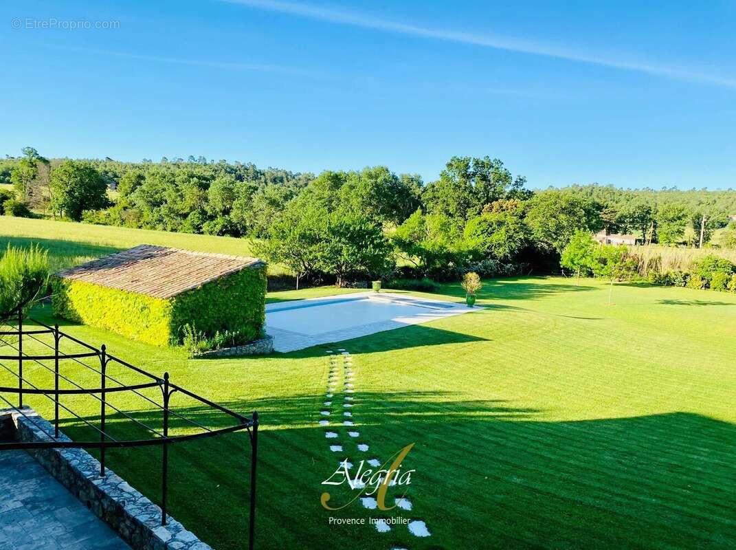 Maison à FOX-AMPHOUX