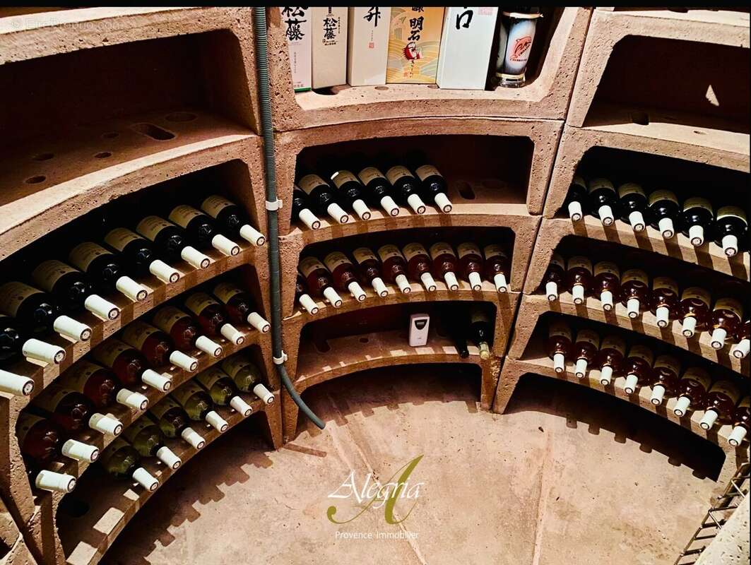 Maison à FOX-AMPHOUX