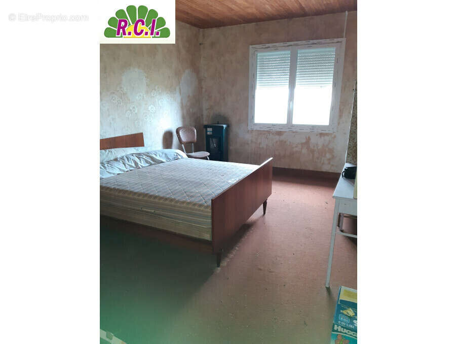 Maison à SAINT-BONNET-LE-CHATEAU