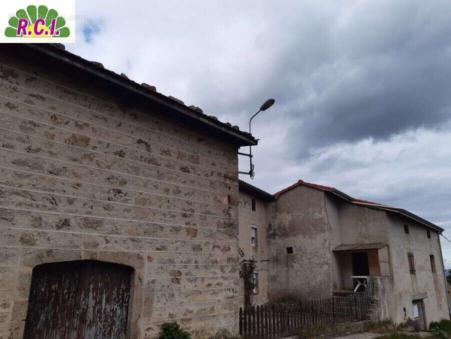 Maison à SAINT-BONNET-LE-CHATEAU