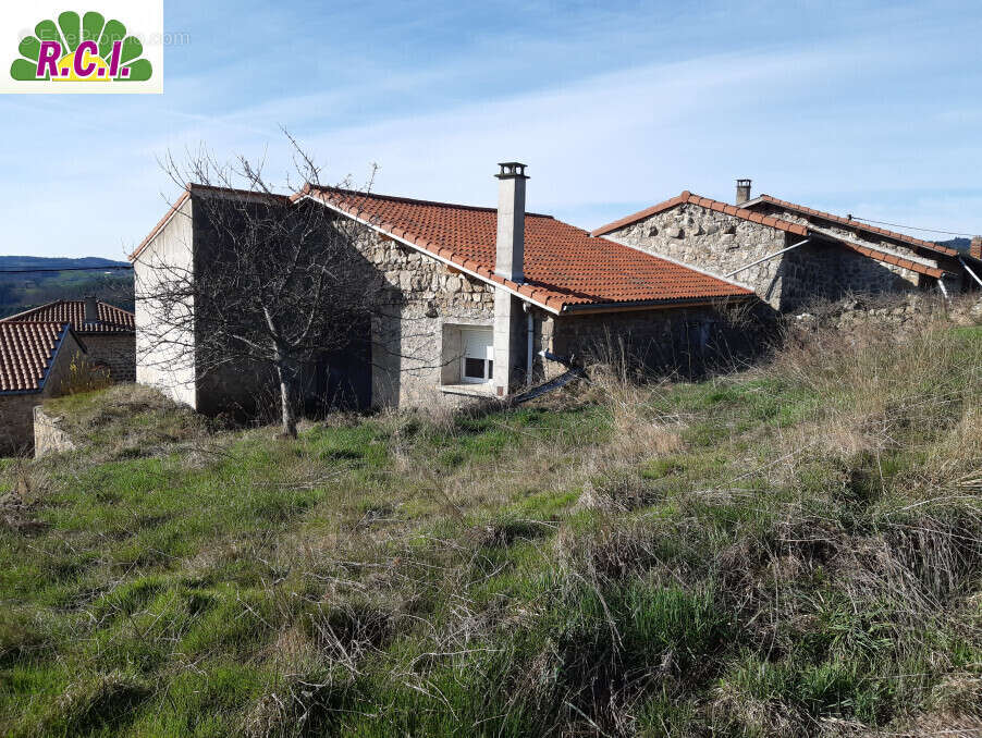 Maison à SAINT-BONNET-LE-CHATEAU