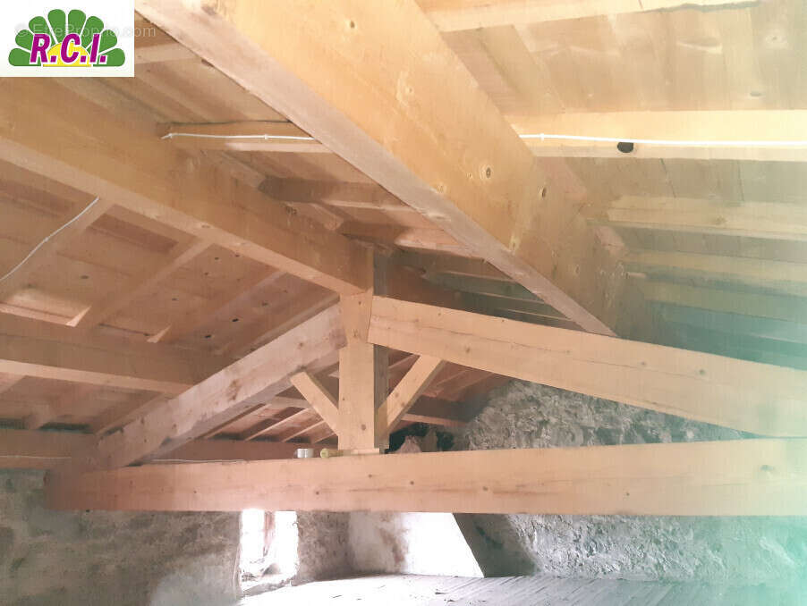 Maison à SAINT-BONNET-LE-CHATEAU