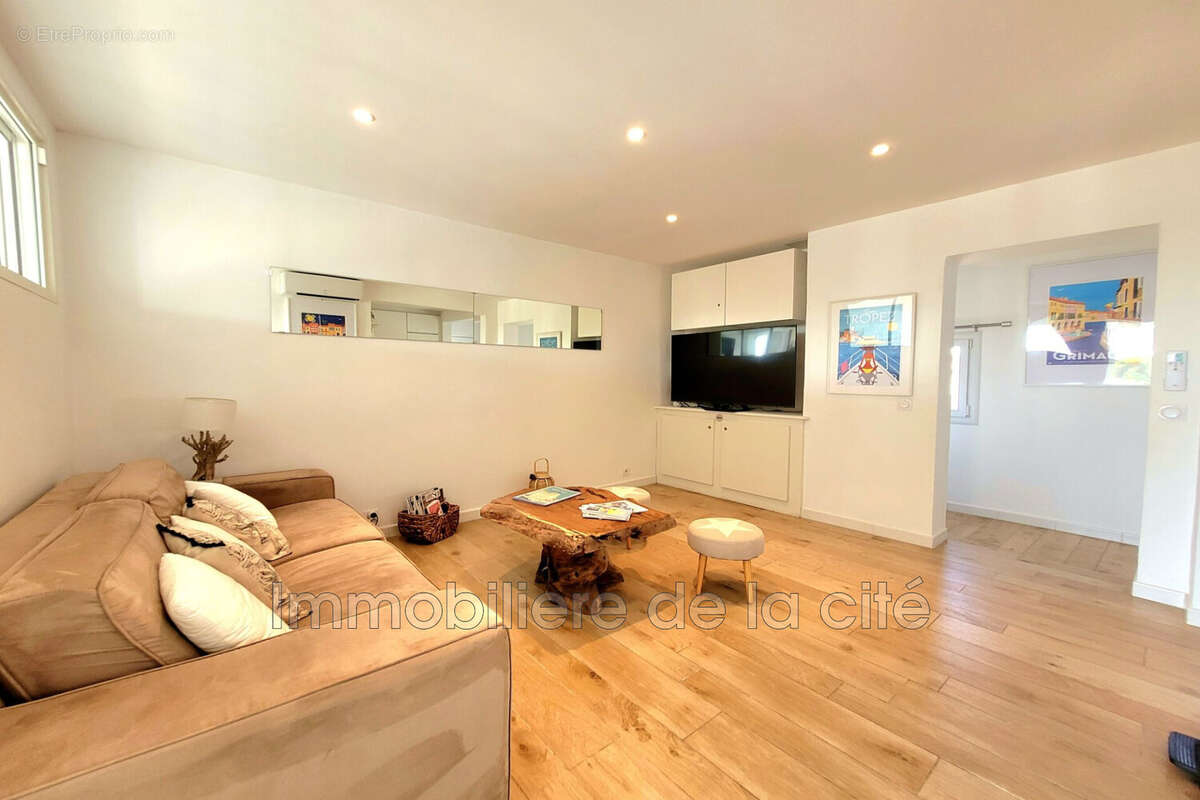 Appartement à GRIMAUD