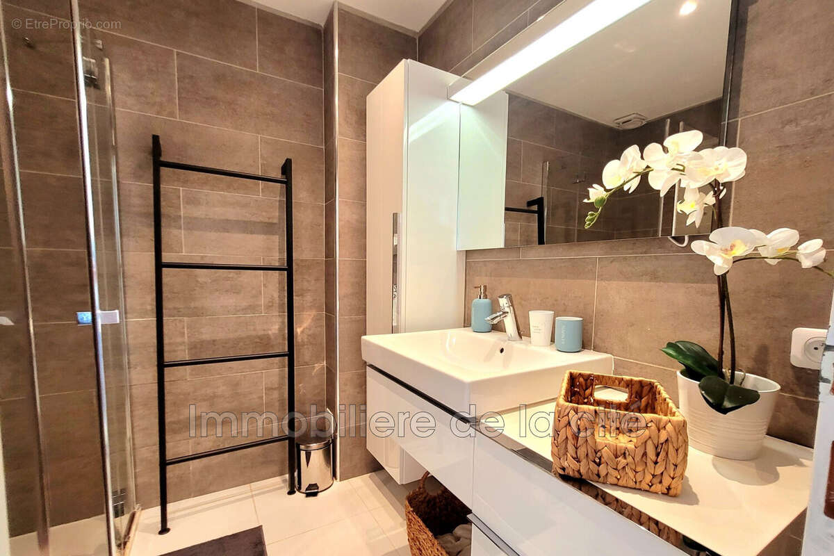 Appartement à GRIMAUD