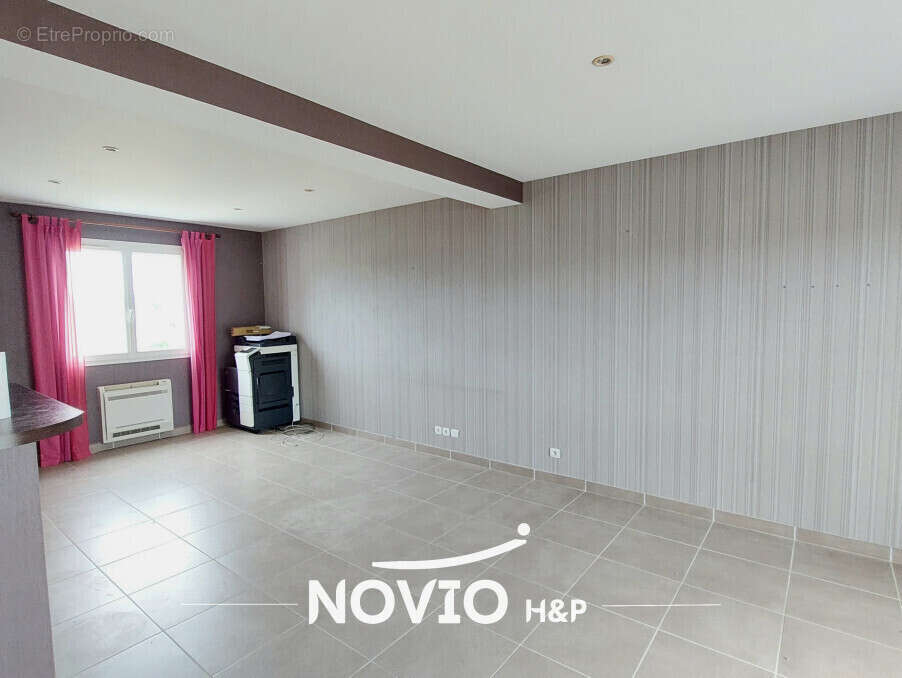 Commerce à CHASSENEUIL-DU-POITOU