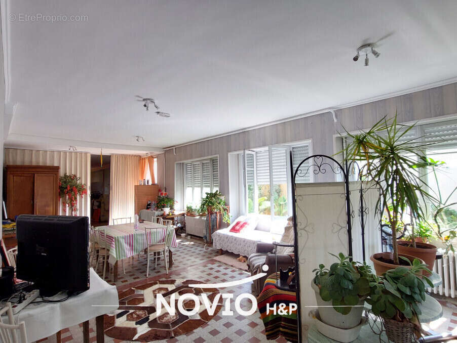 Appartement à LENCLOITRE