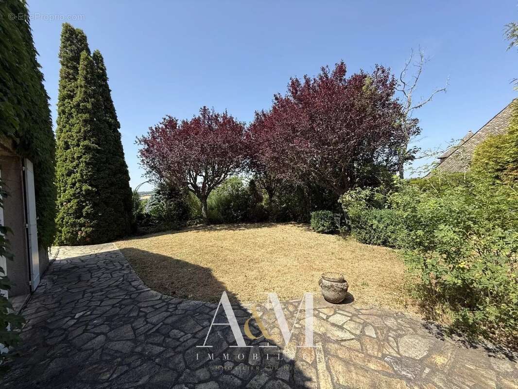 Maison à SAINT-FLOUR