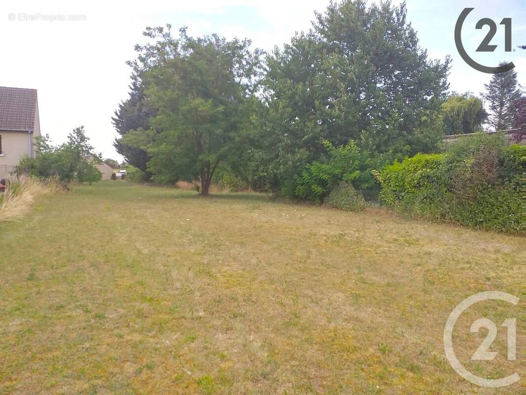 Terrain à AUXERRE