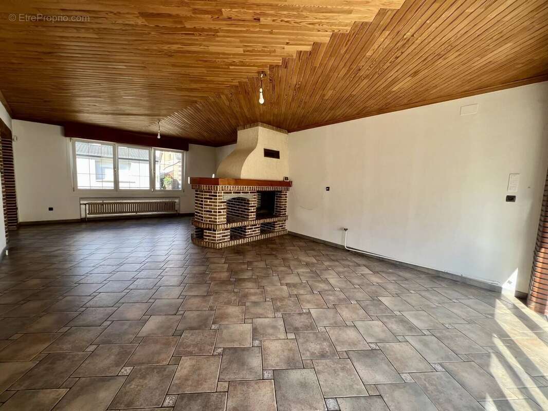 Maison à AVESNES-LES-AUBERT