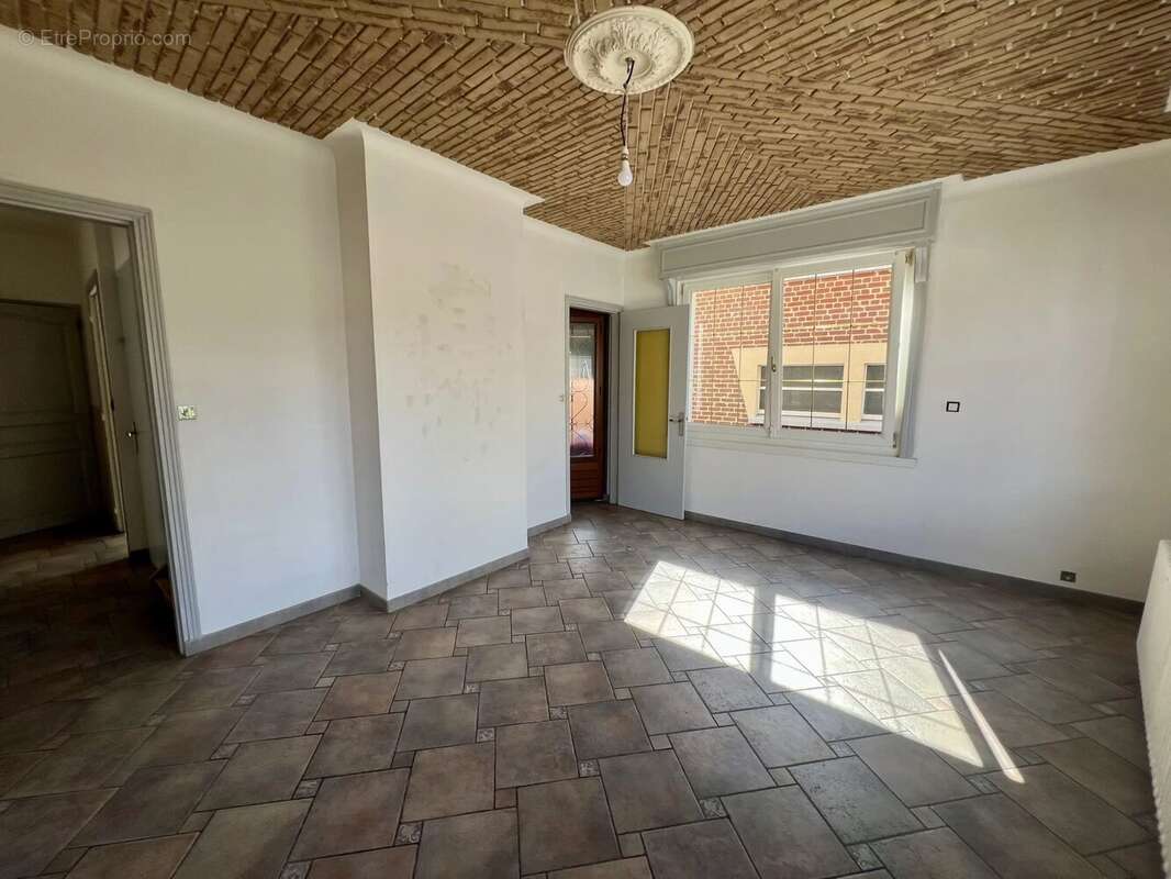 Maison à AVESNES-LES-AUBERT