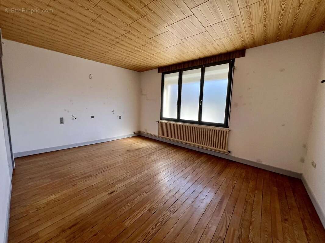 Maison à AVESNES-LES-AUBERT